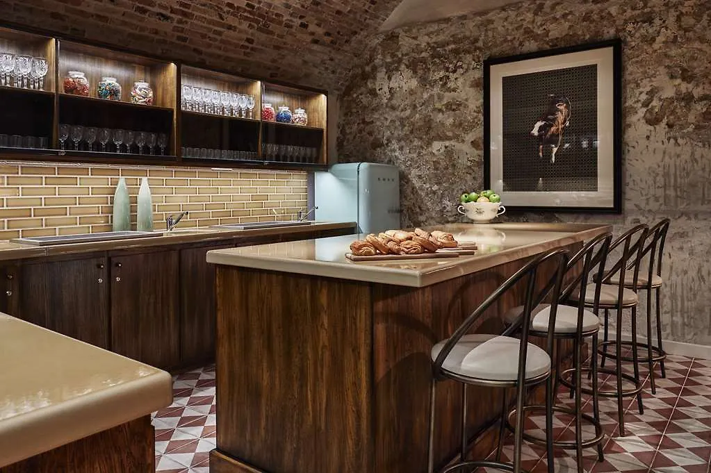 The Hoxton, Hotel